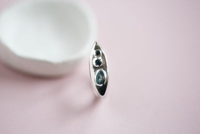 Elongated signet ring in silver and sapphire Size M - Be. Alice